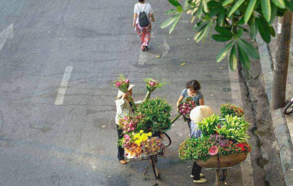 Arche florale pour événement de lancement